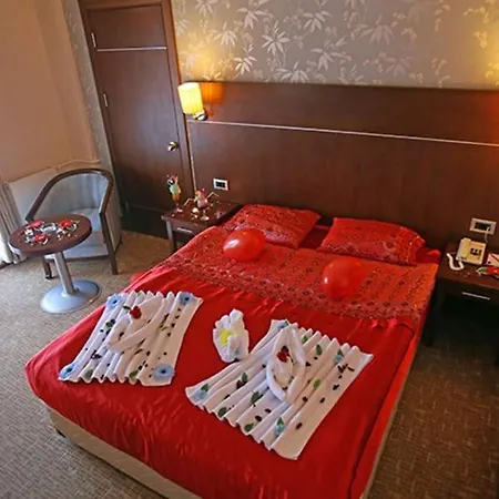 Queen Thermal Ferienhaus Emet